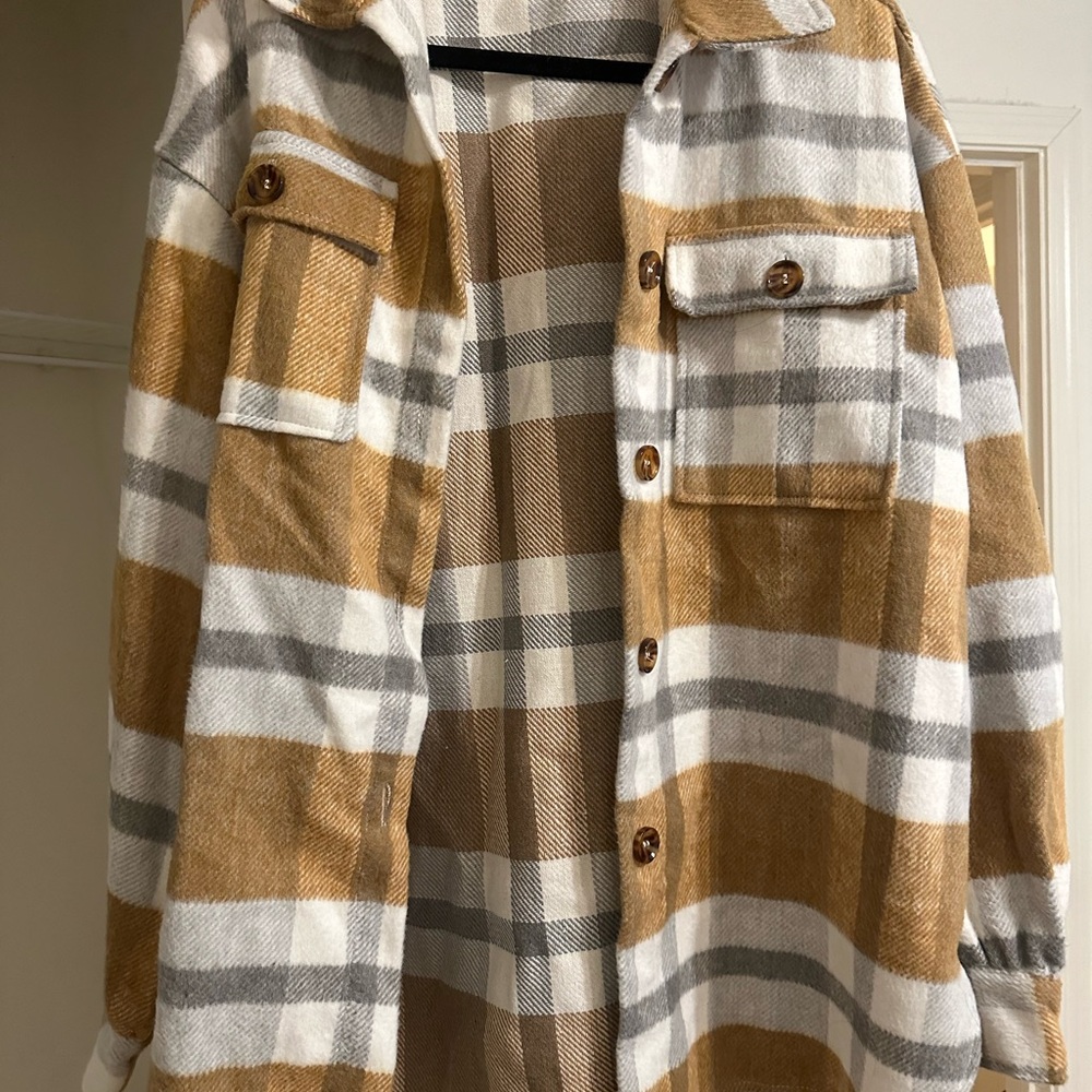 Women’s Shacket - Picture 3 of 3